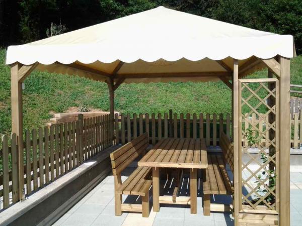 FOTO 5 Gazebo cm 300x300 coperto con telo pvc, con tavoli da cm 200 con relative panche con schienale adatti per pranzi all'esterno