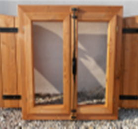 Finestra cm 80x80 doppia anta con vetro in plexiglass. - € 205,00